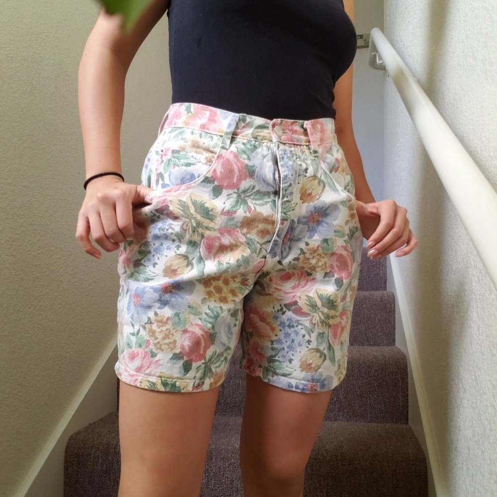 Vintage floral high waisted shorts